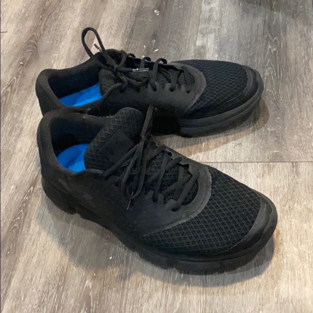 Under Armour Sneakers